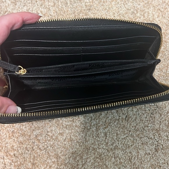 1053. Worn Once - Michael Kors Black Leather Long Zip Around Wallet - Picture 7 of 7